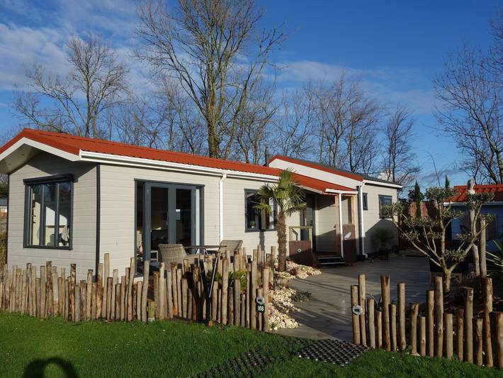 Chalet voor 5 personen, met Terras en Tuin in Goedereede