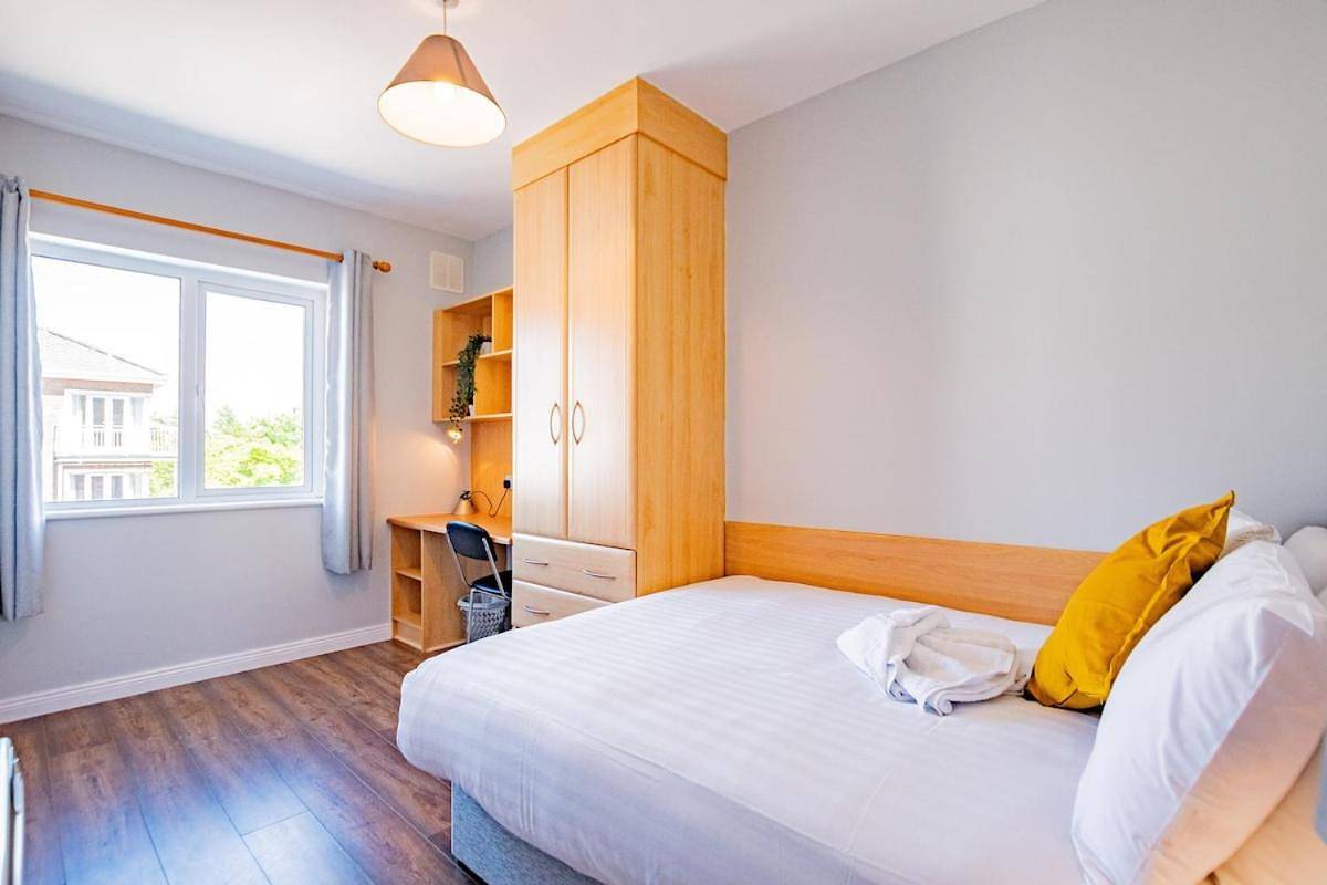 Entire apartment, Spacious 4 Bed Apartment in Limerick City in Limerick, County Limerick