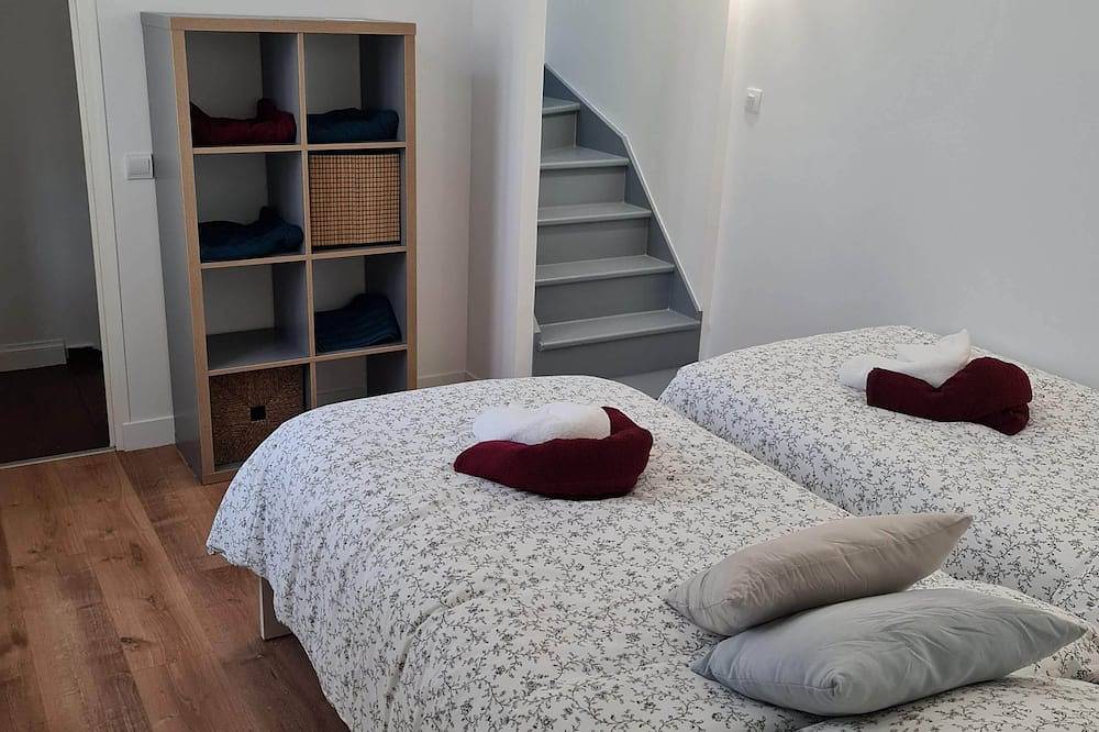 Maison Stade De France Paris Disney Parc Asterix in Saint-Denis, Seine-Saint-Denis