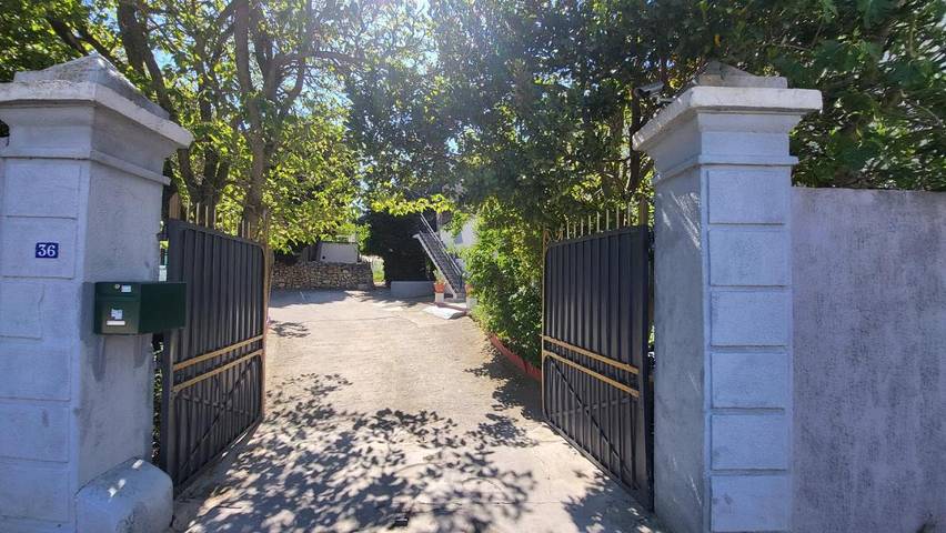 Gîte pour 6 personnes, avec terrasse à Vinassan - 4