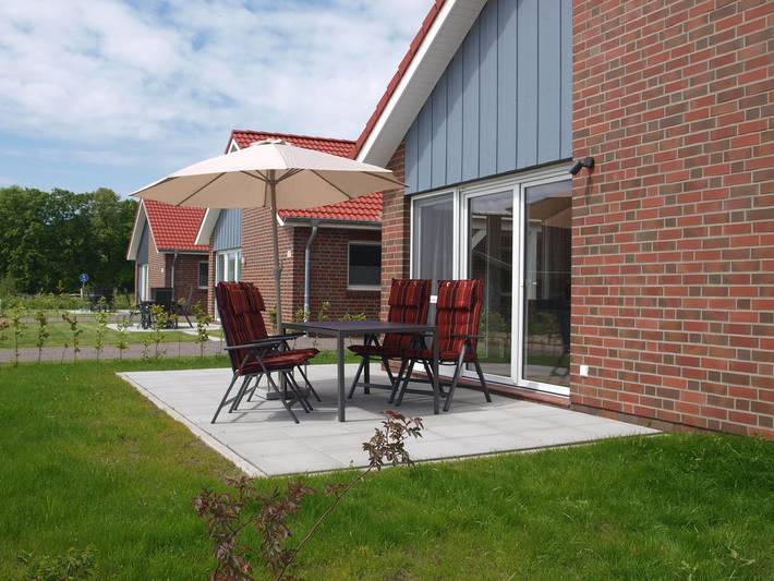 Ferienhaus für 4 Personen, mit Terrasse und Garten in Jade