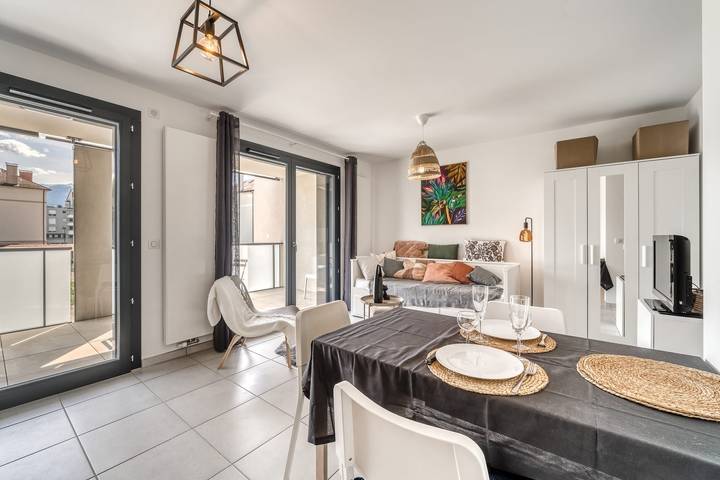 Ferienwohnung für 2 Personen, mit Balkon und Terrasse in Annecy - 2