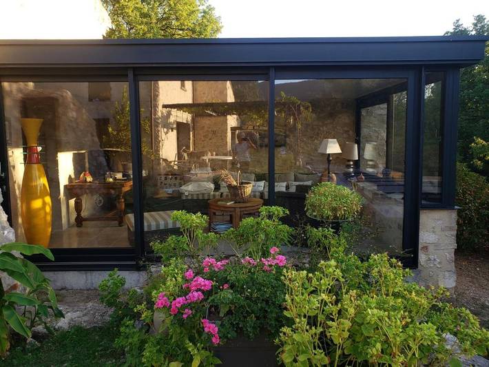 Gîte pour 2 personnes, avec piscine ainsi que vue et terrasse à Saint-Montan - 2