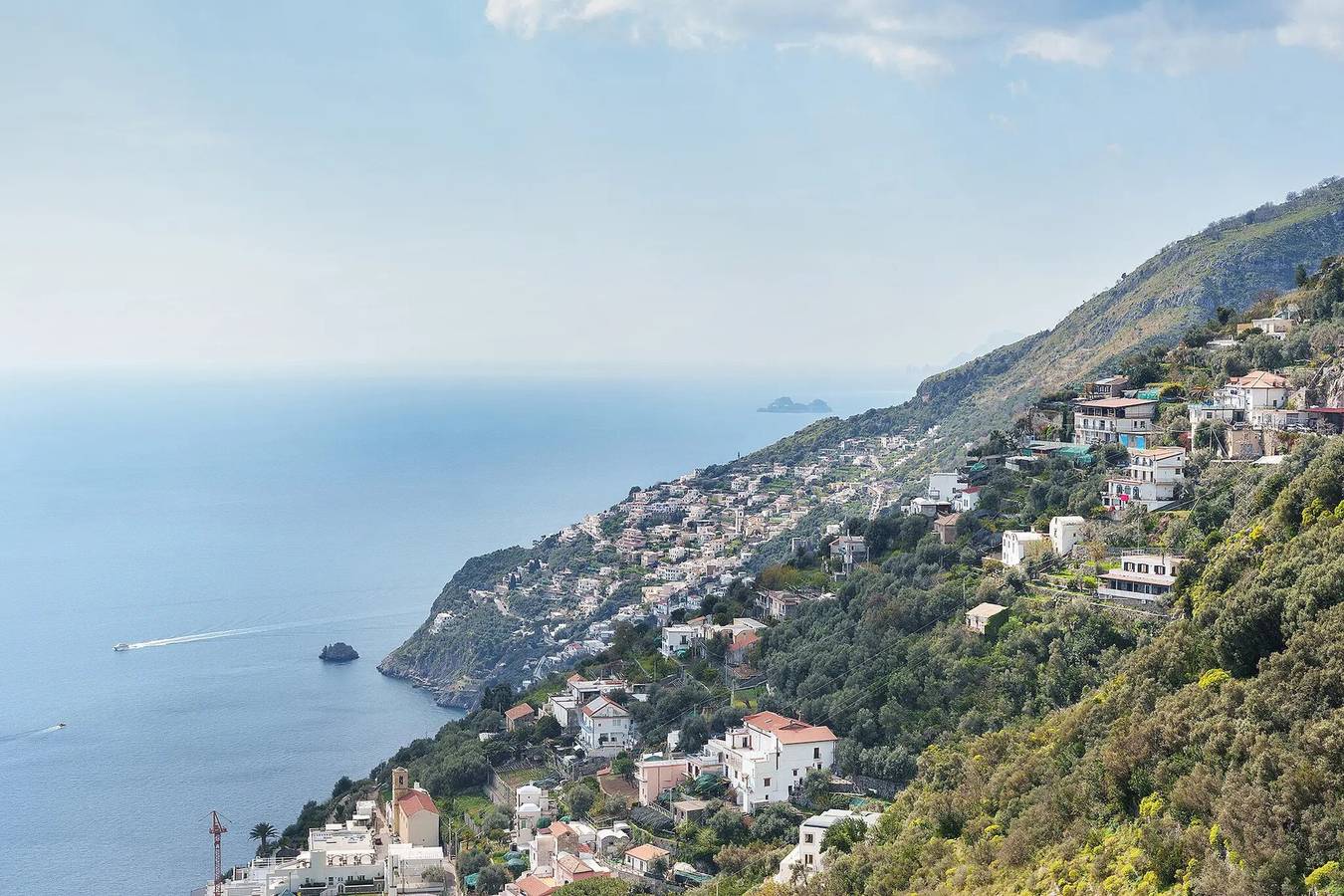 Appartamento intero, Casa Pino con vista mare, balcone e Wi-Fi in Furore, Sorrento Coast