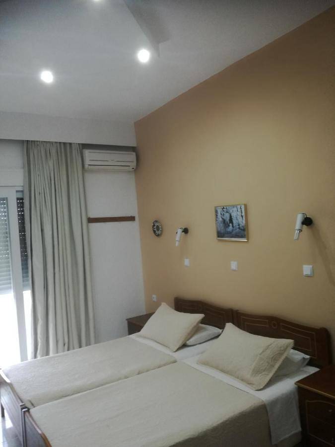 Hotel für 3 Personen, mit Balkon und Terrasse sowie Garten und Kinderpool in Archangelos - 3