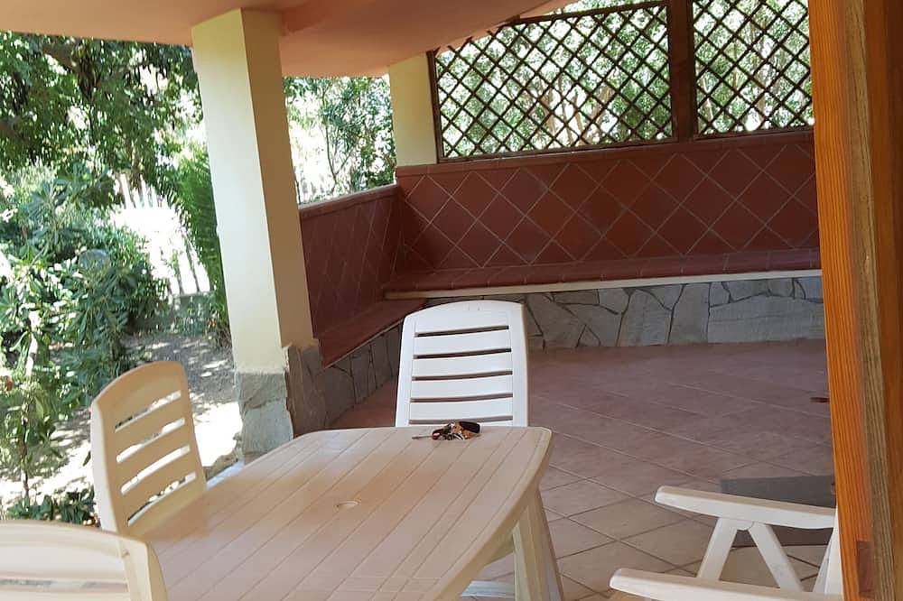Ganze Wohnung, Unmissable apartment with garden 100mt from the sea, Campulongu - ground floor in Villasimius, Cagliari Provinz