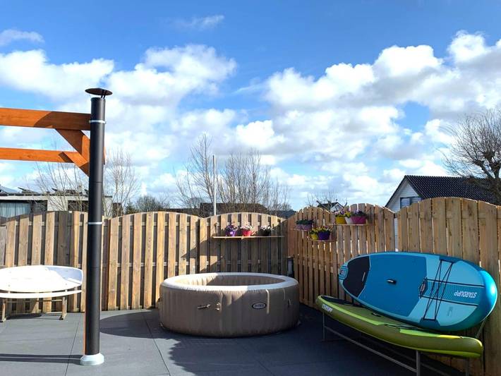 Ganze Wohnung, Wohnung in Kaag mit Dachterrasse und Whirlpool in Kaag, Groene Hart