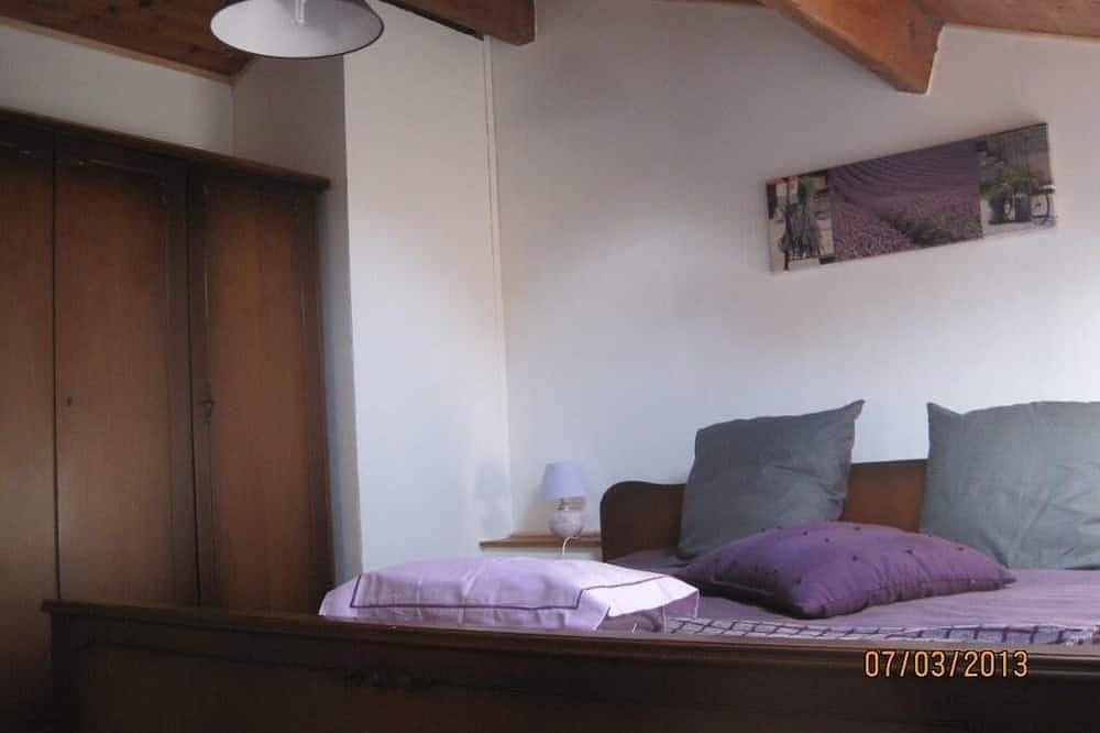 Les Chênes 2: a green setting in Eugénie-les-Bains, Landes