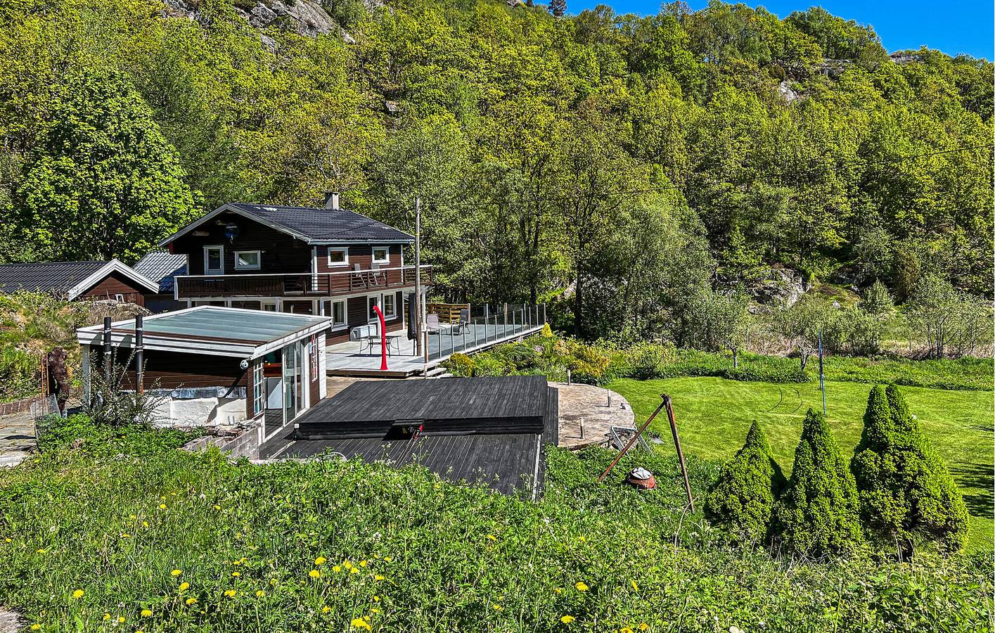 Ferienhaus für 8 Personen mit Garten in Farsund