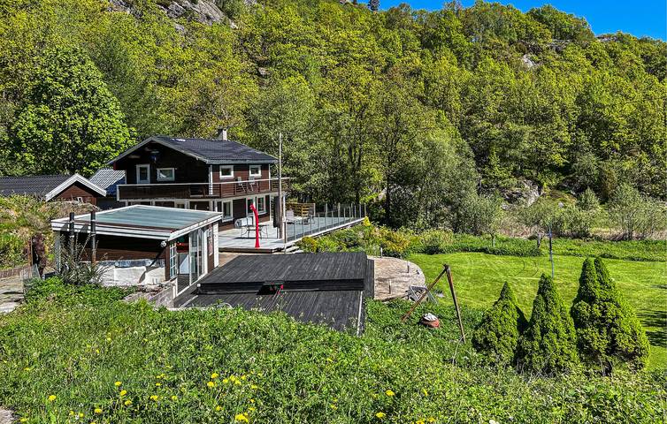 Ferienhaus für 8 Personen, mit Terrasse und Garten
