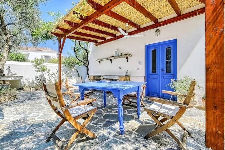 Villa for 6 people, with garden in Spetses