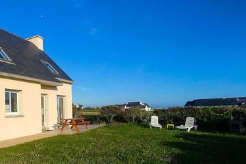 Gîte pour 8 personnes, avec terrasse et jardin dans Plage Penhors Pouldreuzic