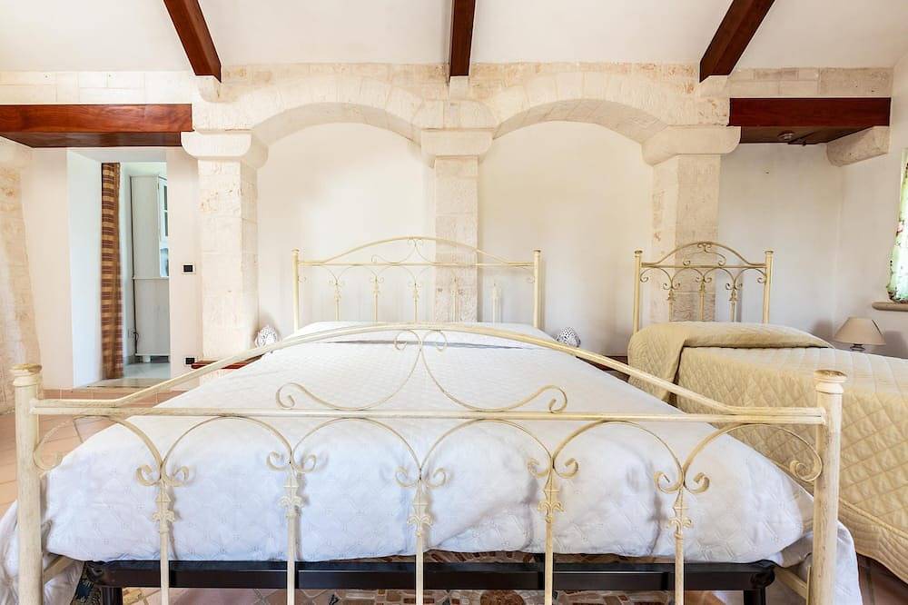 Villa Poggio dei Loti by Barbarhouse in Cisternino, Salento