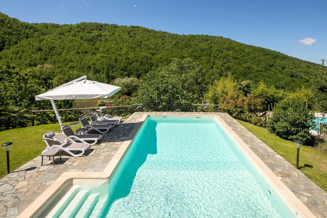 Portion of a farmhouse with exclusive pool-Casale Fivizzano 9 in Fivizzano, Massa-Carrara