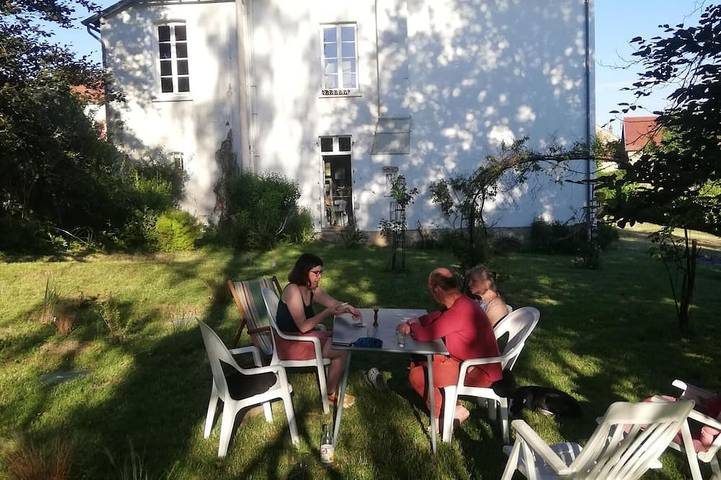 Gîte pour 10 personnes, avec jardin à Busset