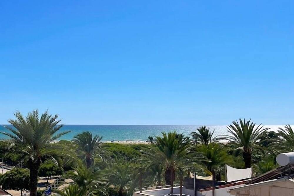 Appartement entier, Beach Front Apartment with Sea Views in Vilanova i la Geltrú, Garraf