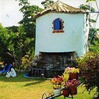 Cottage pour 3 personnes, avec balcon ainsi que vue et jardin dans Portes