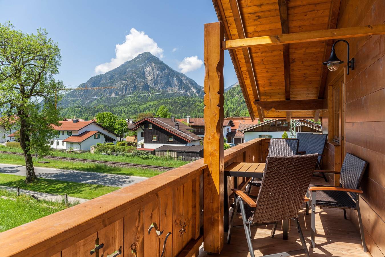 Ganze Wohnung, Ferienwohnung "Vrenal" Rund-um-Bergblick bis zur Zugspitze im Neubau mit Balkon und Wlan in Farchant, Bayerische Alpen