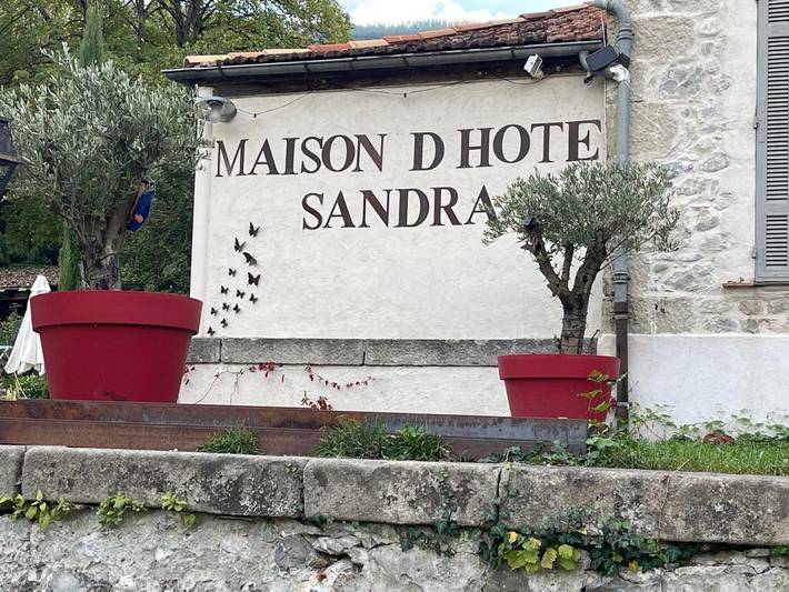 Location de vacances pour 2 personnes, avec vue et jardin à Annot - 4