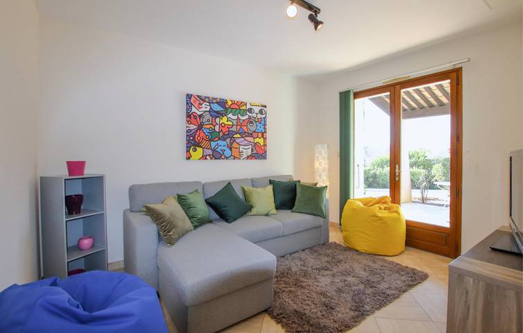 Appartement confortable avec piscine et jardin près du Roubion in Montélimar, Région de nyons