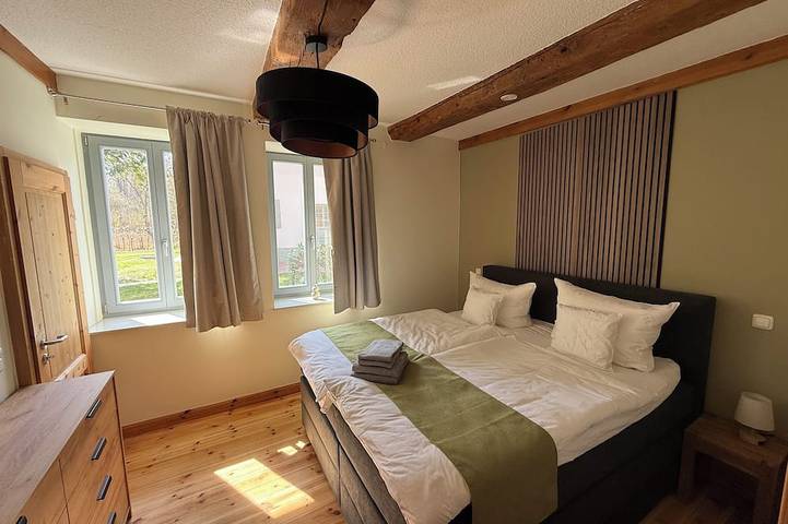 Ganze Wohnung, Stilvoll eingerichtete Erdgeschosswohnung mit Gartenblick in Rheinsberger See, Rheinsberg
