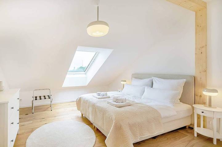 Ganze Wohnung, Penthouse für 8 mit Dachterrasse & Ausblick in Karlsruhe, Rheinebene