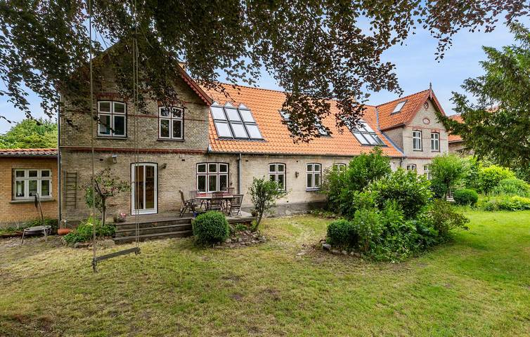 Ferienhaus für 8 Personen, mit Terrasse und Garten in Sonderburg