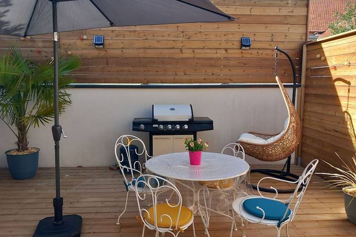 Gîte pour 5 personnes, avec terrasse dans Champs