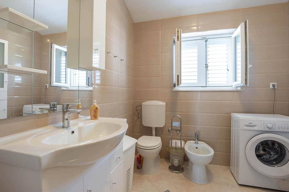 Ganze Wohnung, Nice apartment in Podstrana with Wifi in Podstrana, Split-Dalmatien