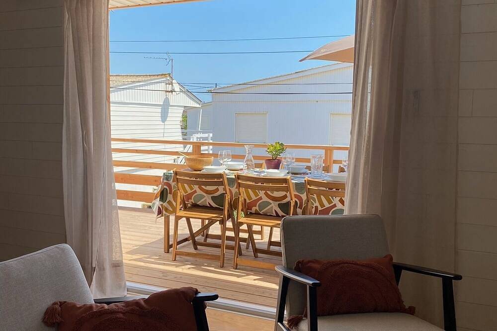 Chalet sur pilotis, esprit film 37°2, Gruissan Plage Wifi in Plage des Chalets, Gruissan