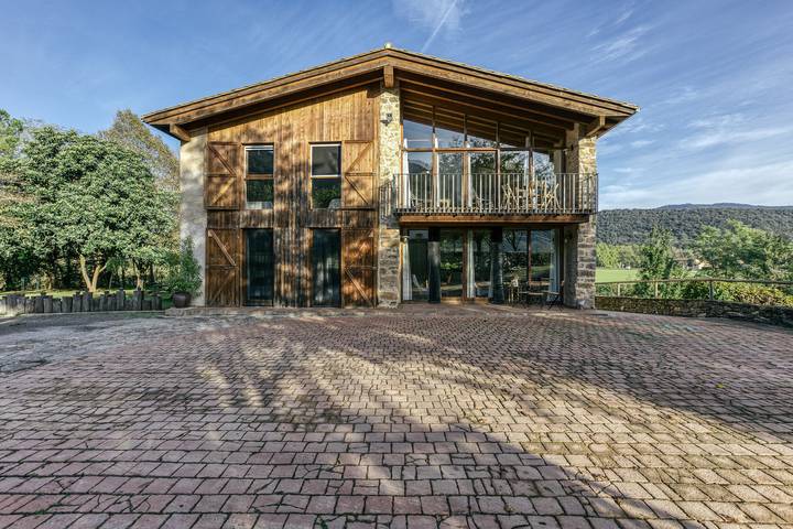 Chalet para 5 personas, con jardín, Se admiten mascotas en Garrotxa - 2