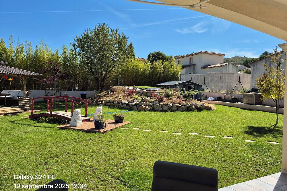 Square-meter room, near the Airbus Helicopters facility in Marignane in Les Pennes-Mirabeau, Mittelmeerküste (Frankreich)