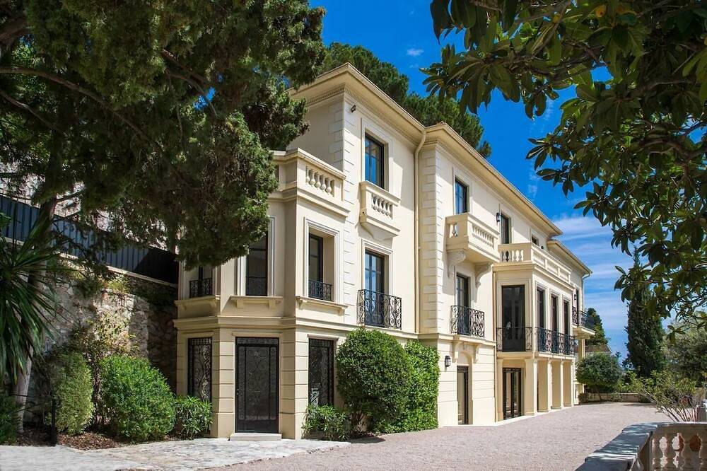Luxurious Villa Anabel Overlooking Monaco in Roquebrune-Cap-Martin, Côte méditerranéenne (France)