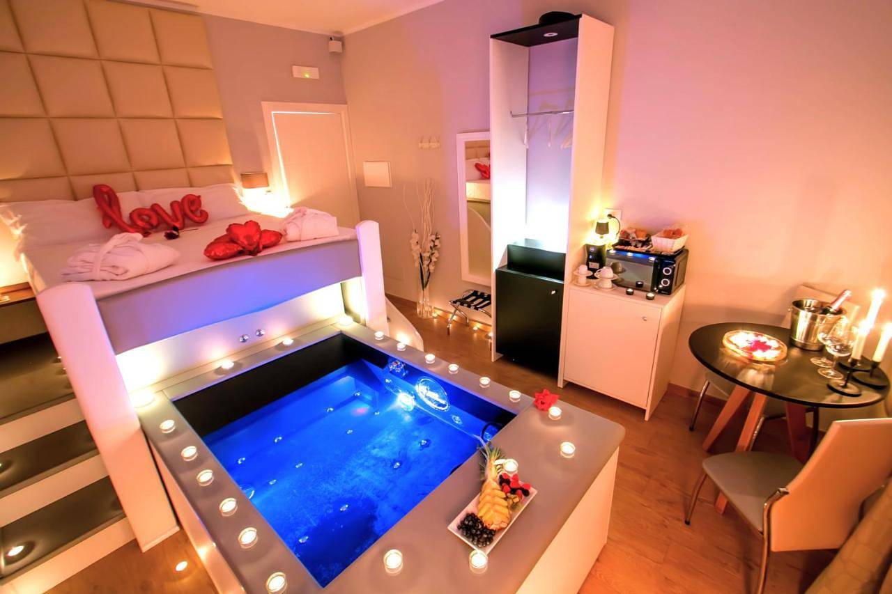 Alma Suites - Jacuzzi Livorno in Livorno, Costa degli Etruschi
