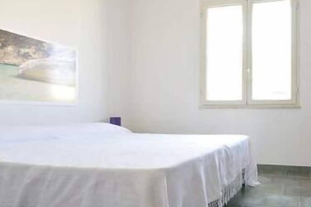 Entire apartment, Pet-friendly apartment with sea view in Santa Maria Navarrese, Ogliastra Province