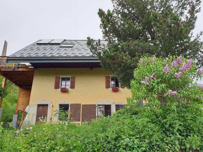 Gîte pour 2 personnes, avec jardin et terrasse dans Bauges