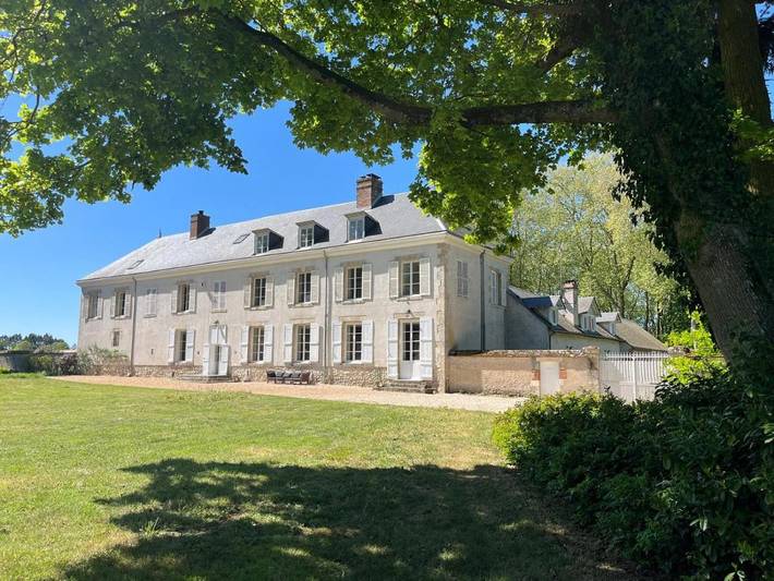 Location de vacances pour 7 personnes, avec vue et jardin à Mardié