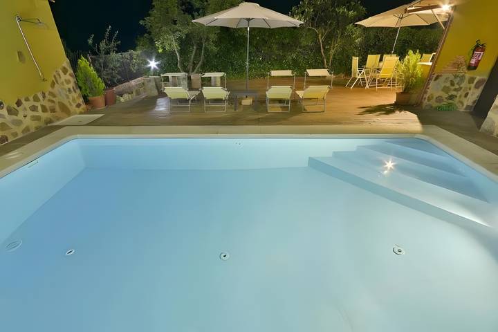 Casa rural para 10 personas, con Balcón y Jardín en Navas de Estena - 2