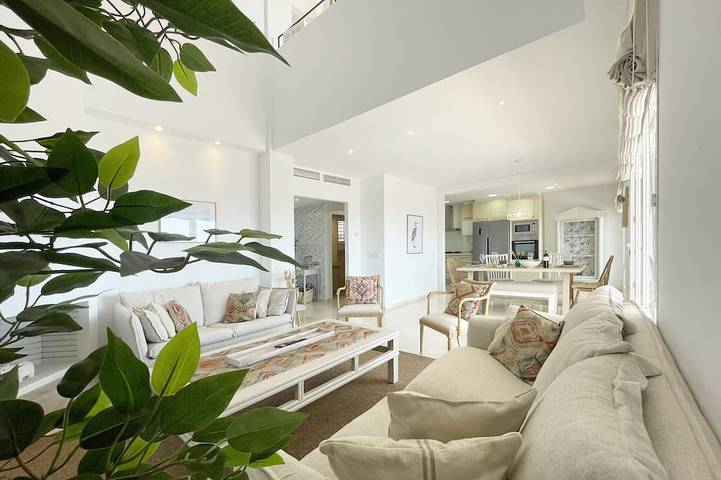 Chalet pour 8 personnes, avec jardin et balcon à Malaga