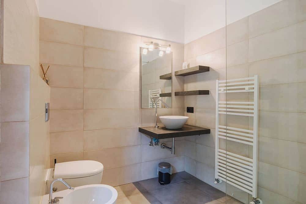 Ganze Wohnung, Gemütliche Wohnung für 2 Gäste mit Tv und Terrasse in Massarosa, Italienische Riviera