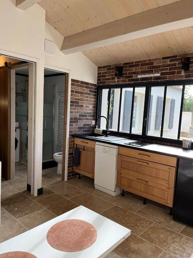 Appartement entier, One-Bedroom Apartment in Puilboreau, Région de La Rochelle