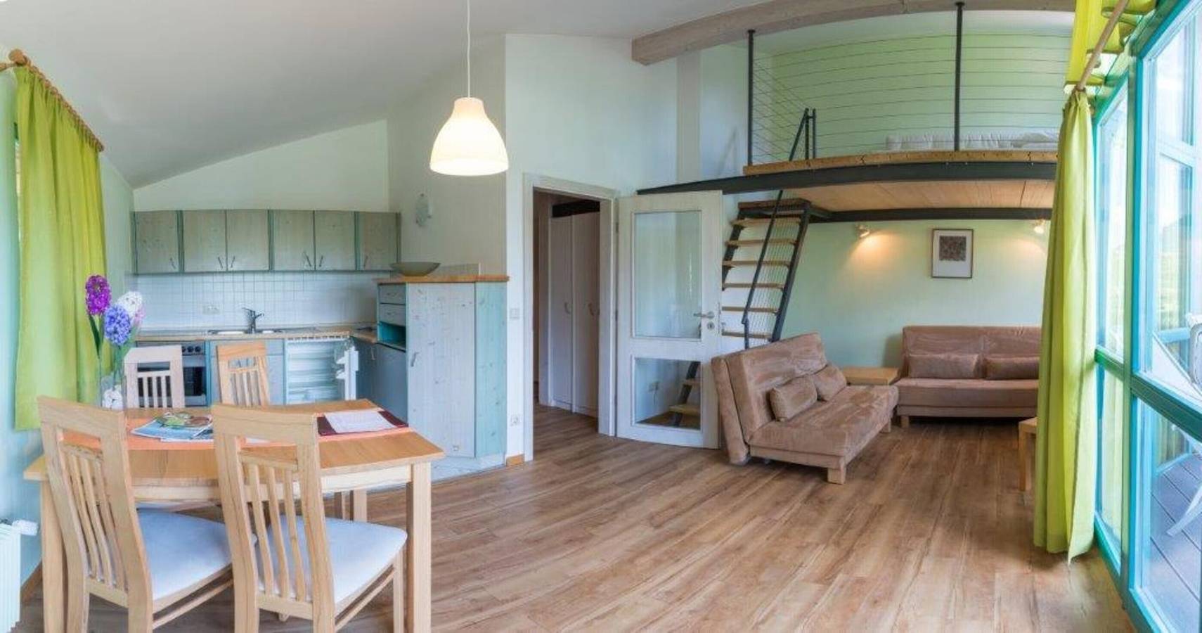 Apartamento entero, Apartamento 'Comfort 6' con vistas a la montaña, terraza compartida y Wi-Fi in Scena, Alpes de Sarntal
