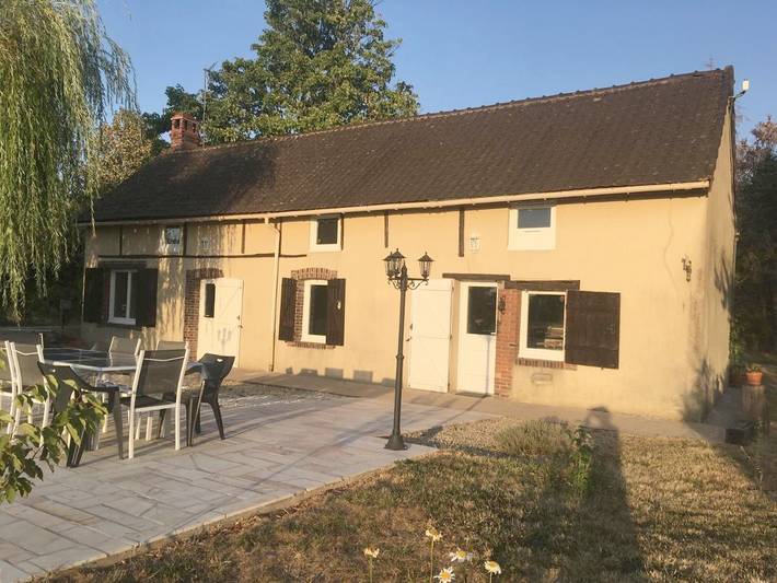 Location de vacances pour 11 personnes, avec jardin et vue, adapté aux familles dans Charny-Orée-de-Puisaye - 2