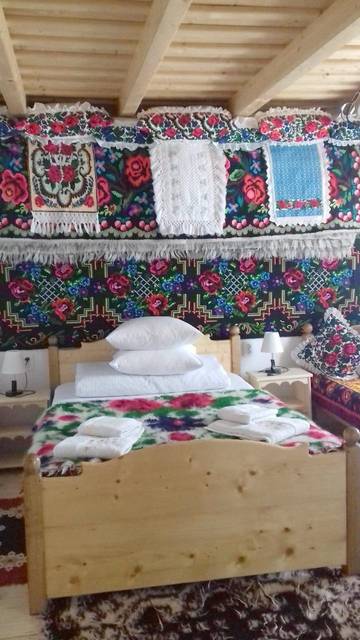 Gîte pour 2 personnes, avec vue et jardin dans Breb