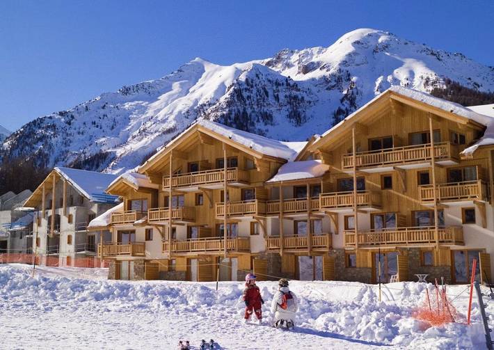 Appart’hôtel pour 3 personnes, avec Balcon et Piscine à Les Orres