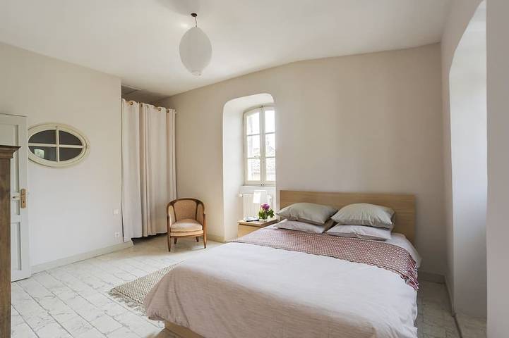 Gîte pour 4 personnes, avec terrasse à Eygalières - 2