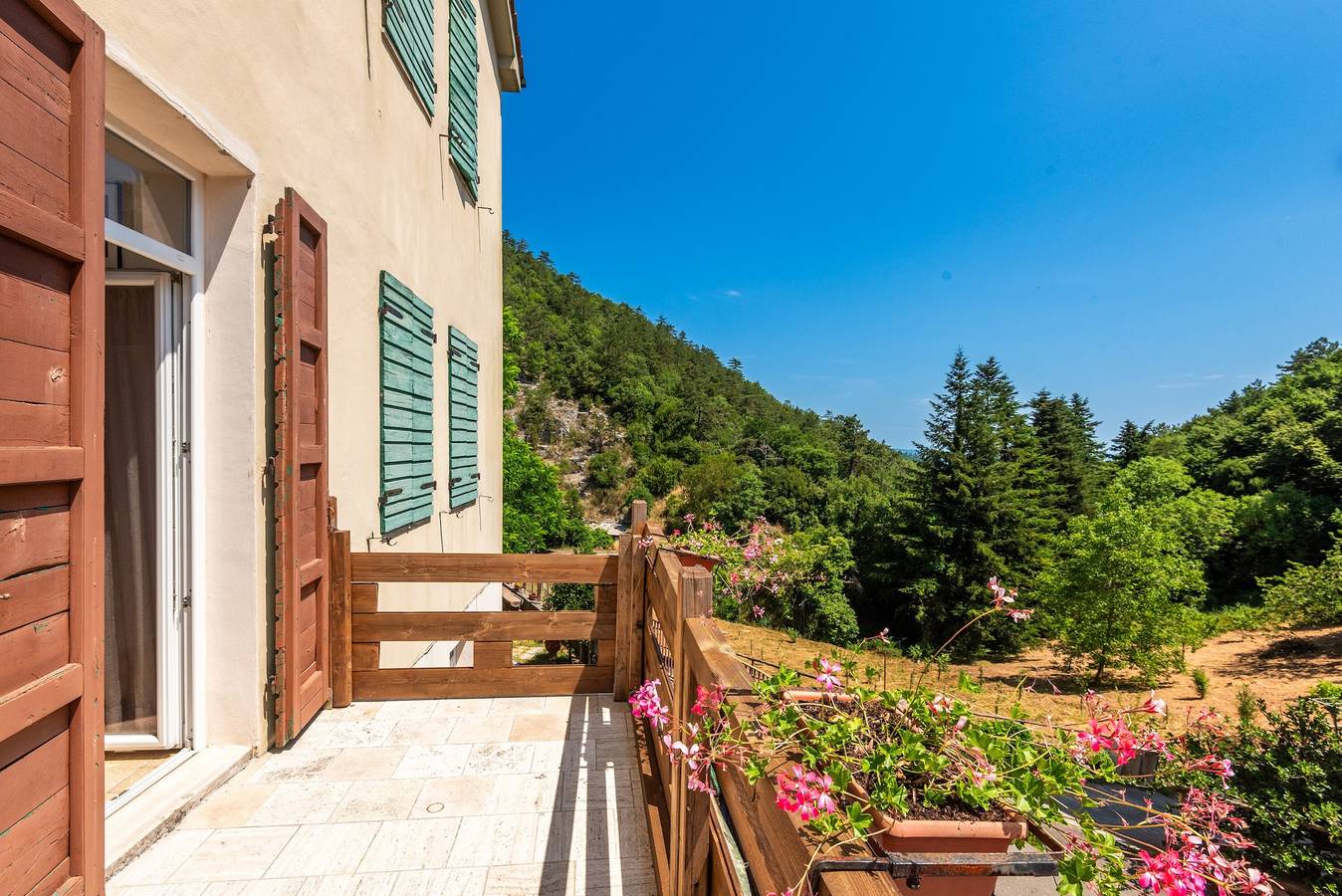 Appartamento intero, Appartamento 'Camera Papavero - Poggio Alla Luna' con vista montagna, terrazza e Wi-Fi in Montieri, Provincia di Grosseto