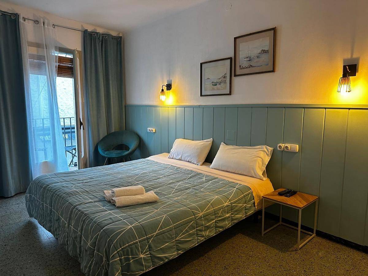 P&R hostals Maria Rosa in Tossa de Mar, Costa Brava