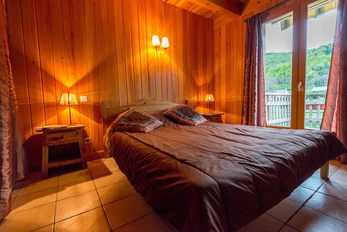 Chalet Bien-Être, piscine, spa in La Chapelle-d'Alagnon, Parc naturel régional des Volcans d'Auvergne