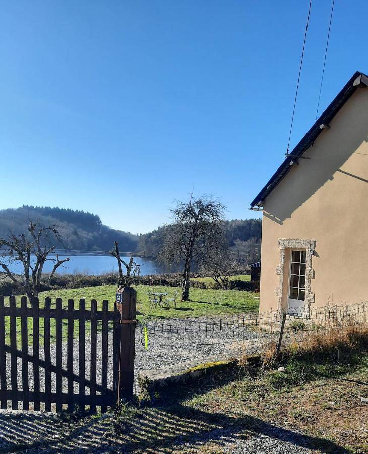 One-Bedroom House in Villapourçon, Parc naturel régional du Morvan